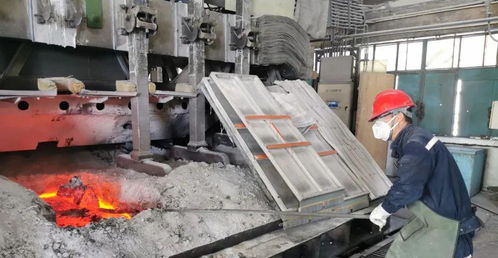 電解鋁水映匠心，文藝創作繪新篇